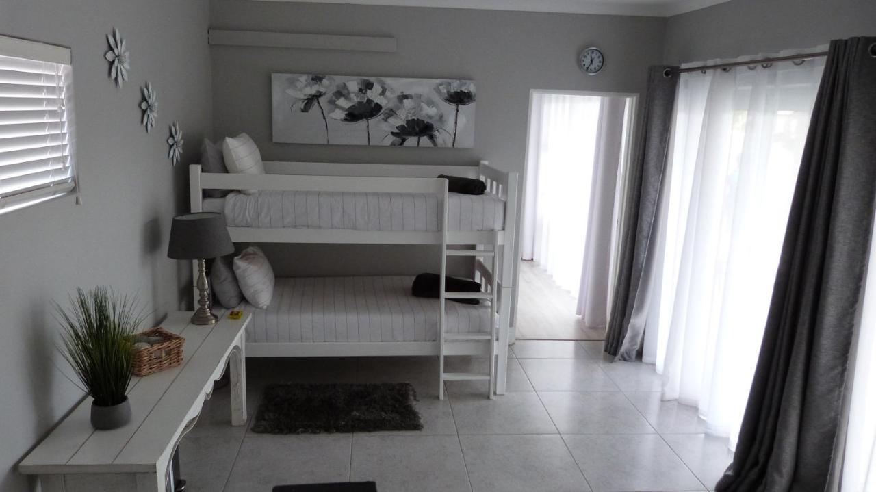 Settle Inn Self Catering Units 콜체스터 외부 사진