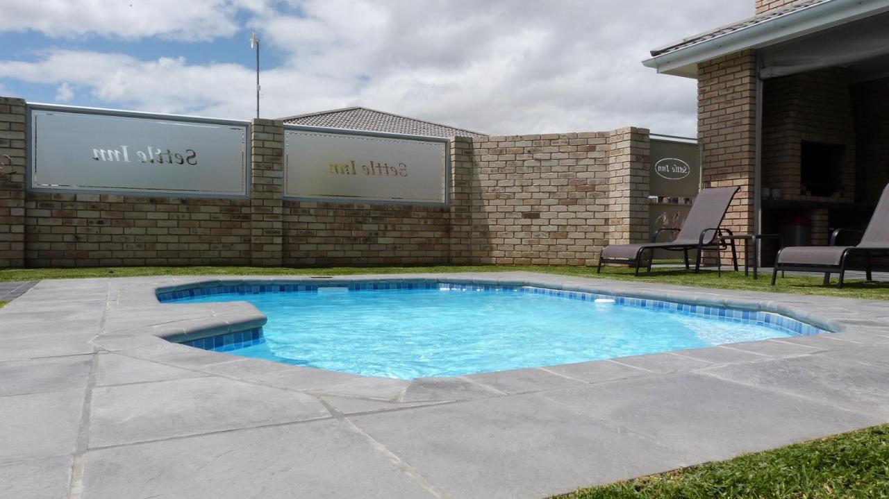 Settle Inn Self Catering Units 콜체스터 외부 사진