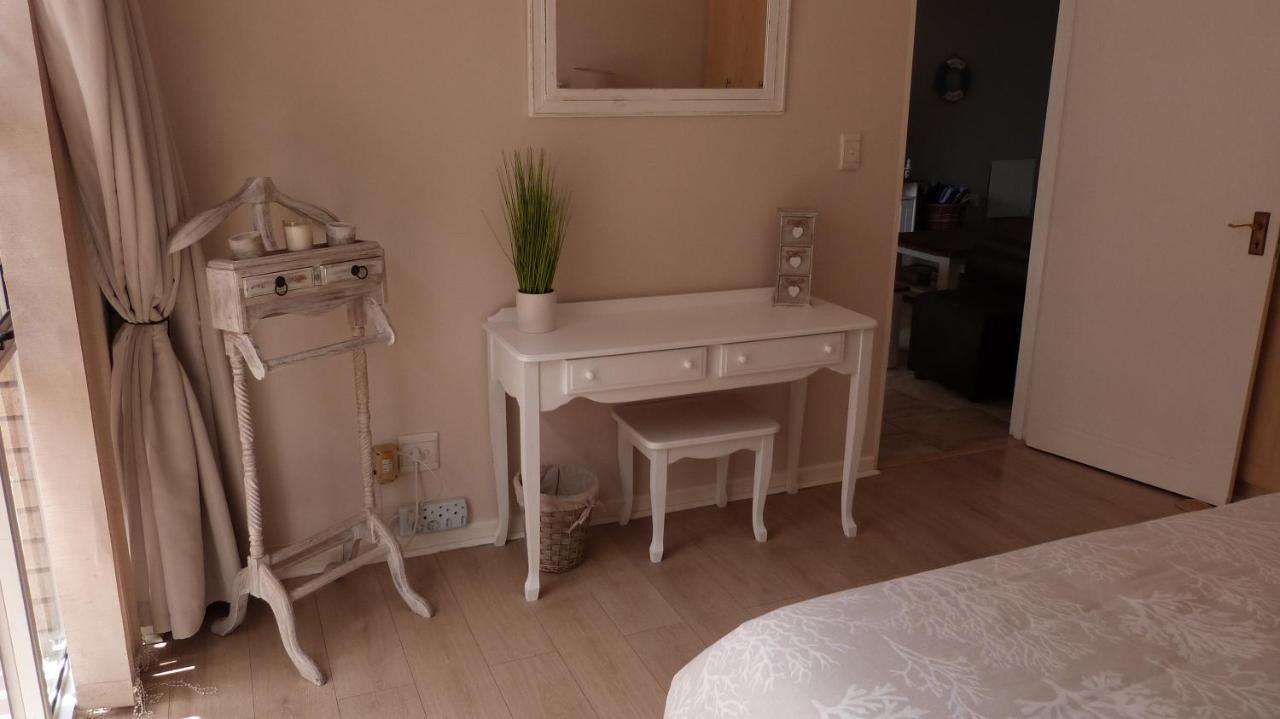 Settle Inn Self Catering Units 콜체스터 외부 사진