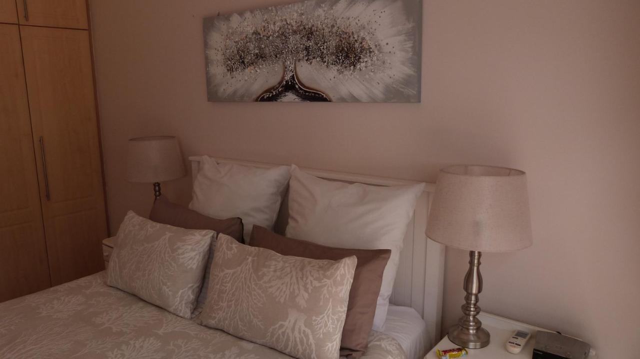 Settle Inn Self Catering Units 콜체스터 외부 사진