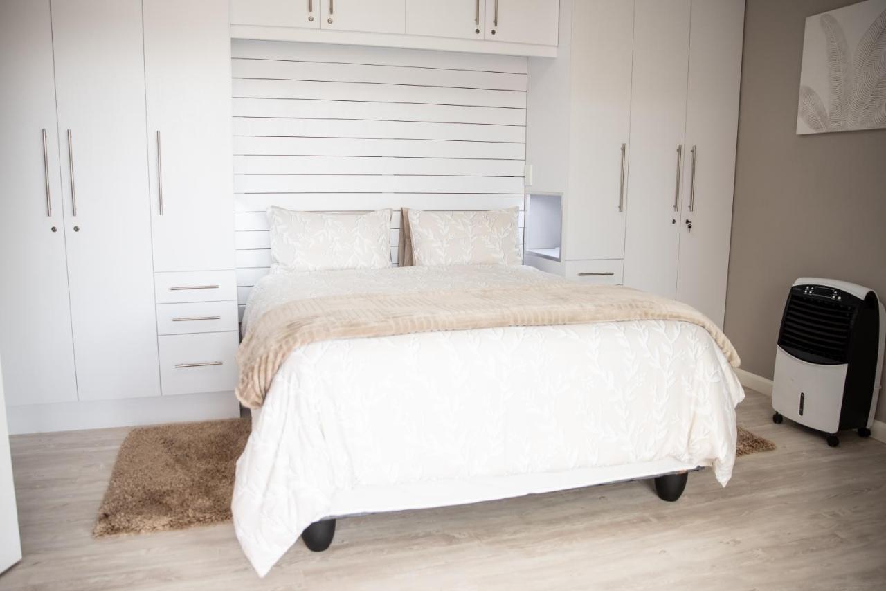 Settle Inn Self Catering Units 콜체스터 외부 사진