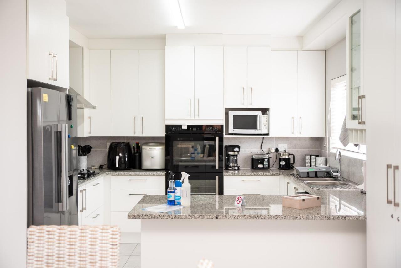 Settle Inn Self Catering Units 콜체스터 외부 사진