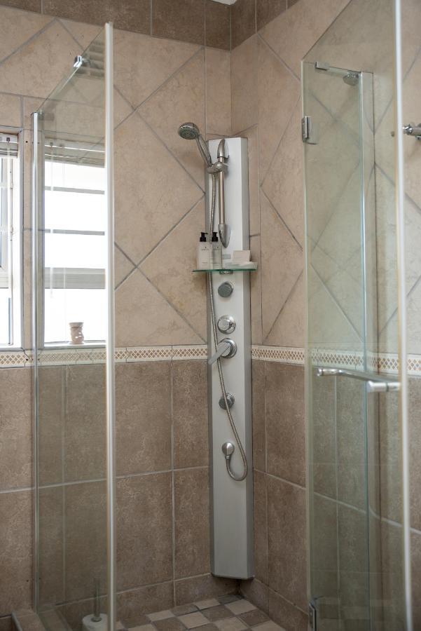 Settle Inn Self Catering Units 콜체스터 외부 사진