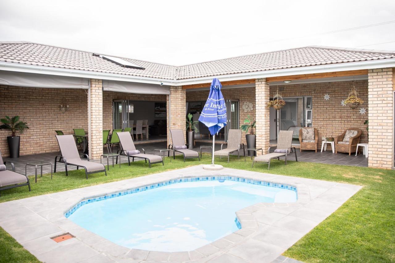 Settle Inn Self Catering Units 콜체스터 외부 사진