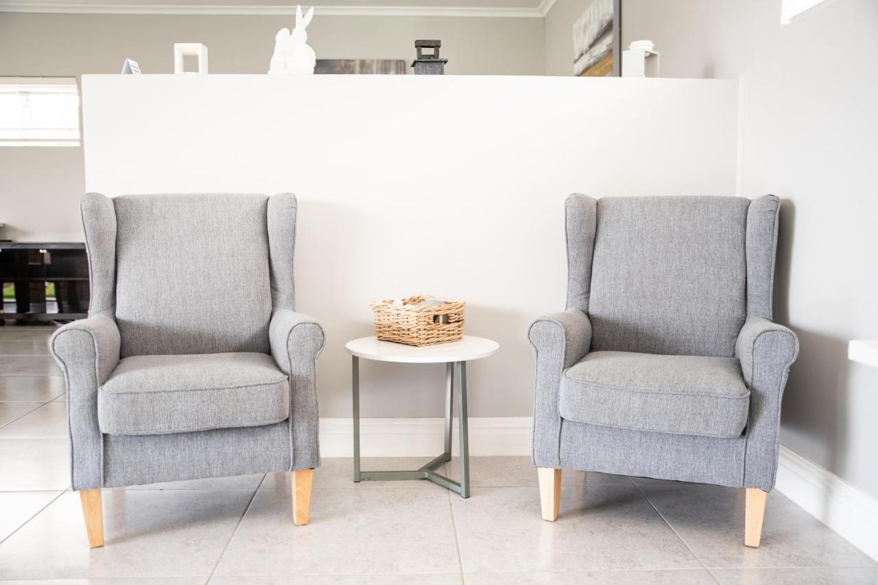 Settle Inn Self Catering Units 콜체스터 외부 사진