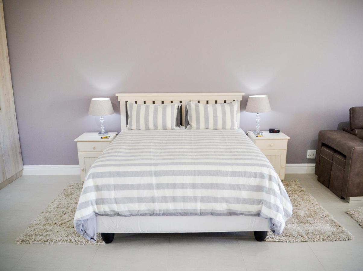 Settle Inn Self Catering Units 콜체스터 외부 사진