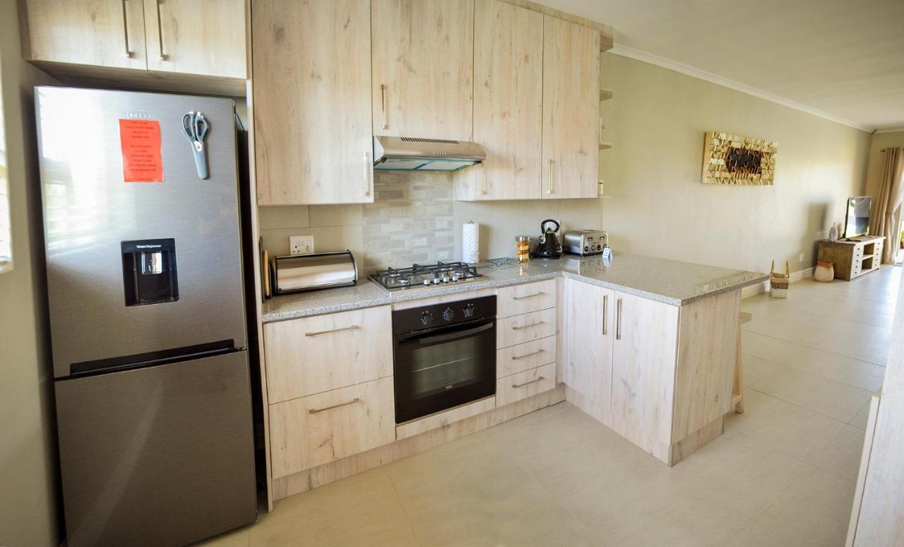 Settle Inn Self Catering Units 콜체스터 외부 사진