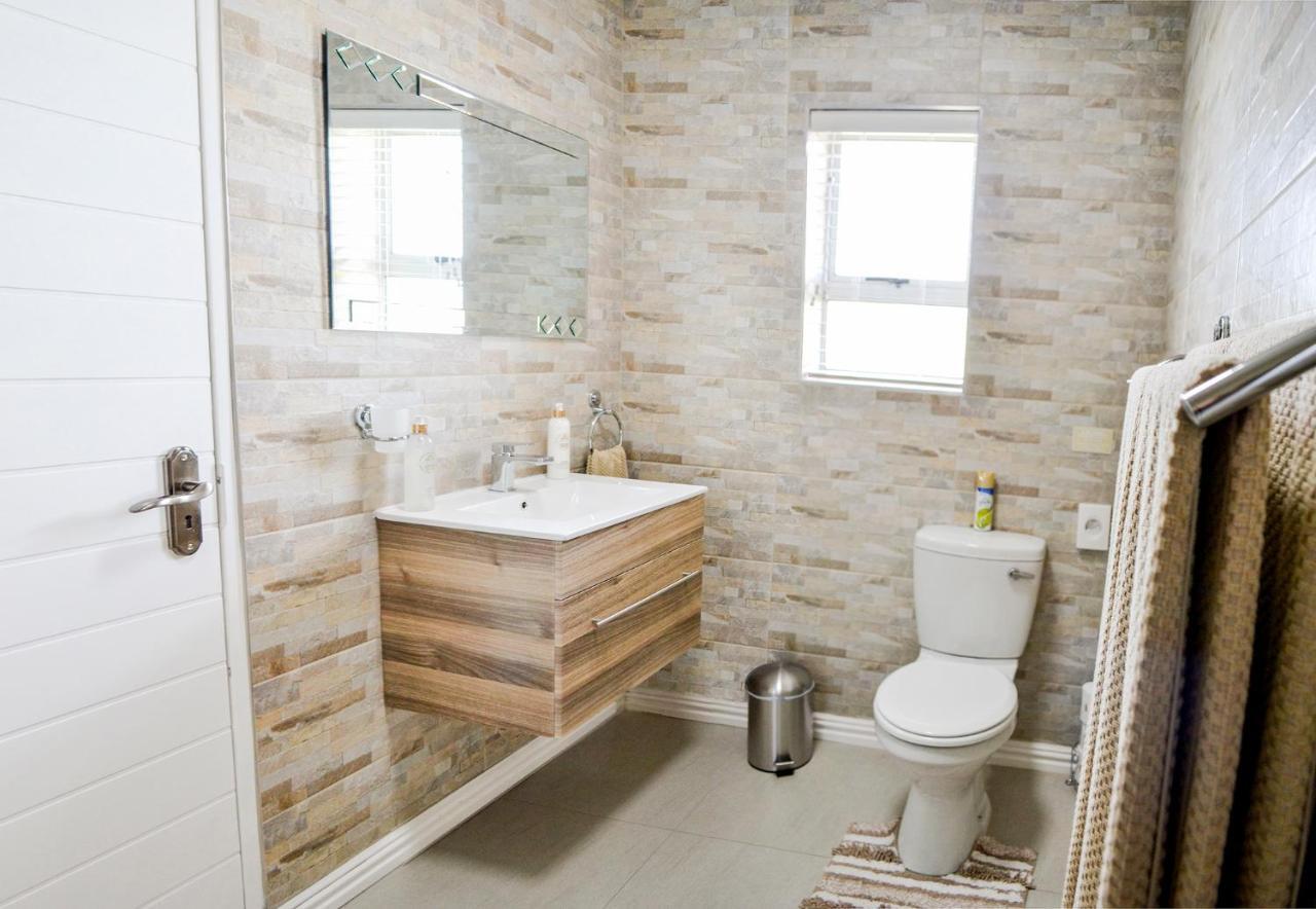 Settle Inn Self Catering Units 콜체스터 외부 사진